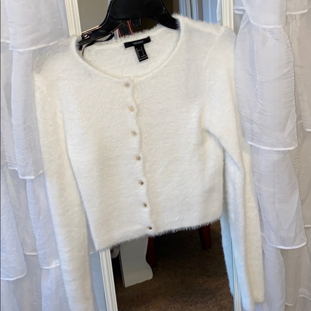 WHITE FUZZY SWEATER F21